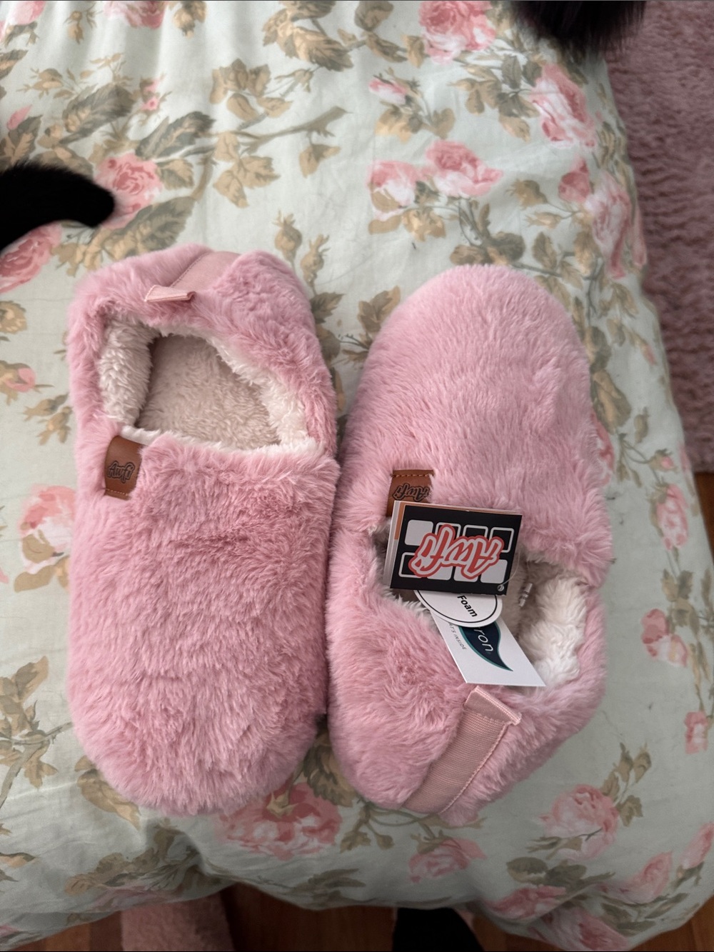 Cozy Faux-Fur Women’s Slippers - Pink